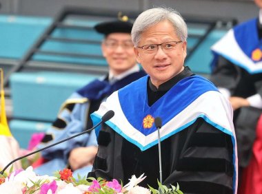 黄仁勋台湾大学演讲:“差点毁掉”英伟达的三个故事